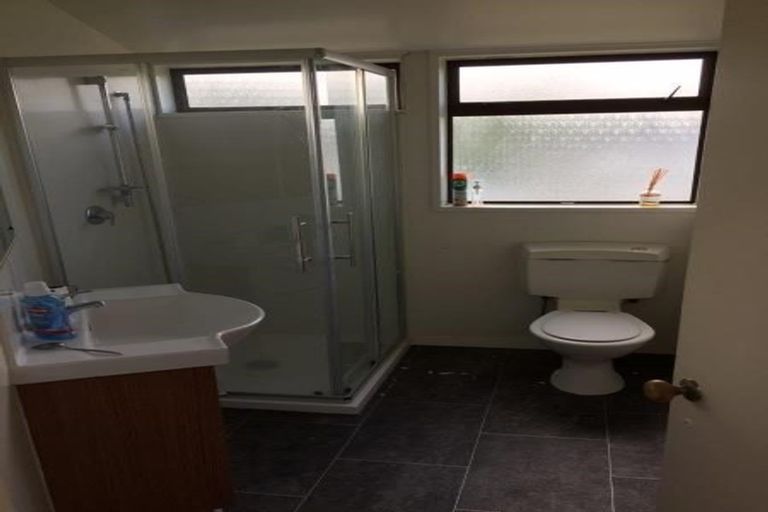 Photo of property in 2/4 Montana Avenue, Ilam, Christchurch, 8041