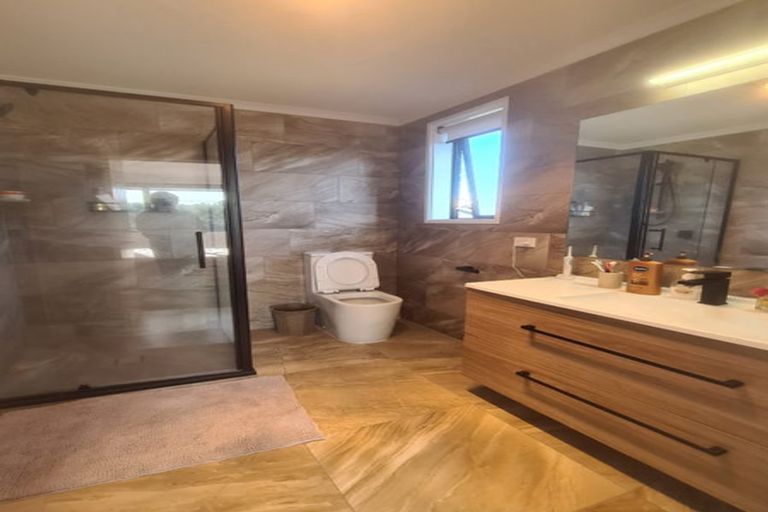 Photo of property in 2 Winstone House Road, Paerata, 2124