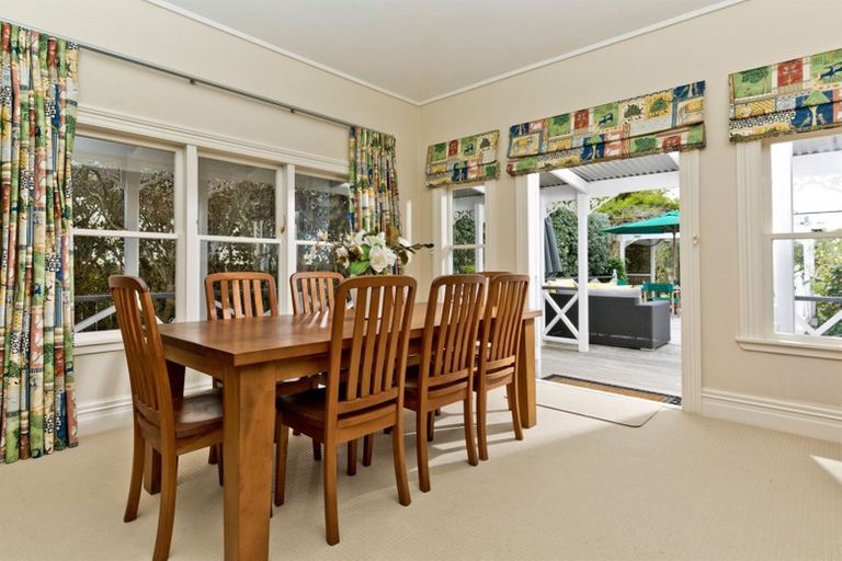 Photo of property in 9 Birchwood Grove, Greenhithe, Auckland, 0632