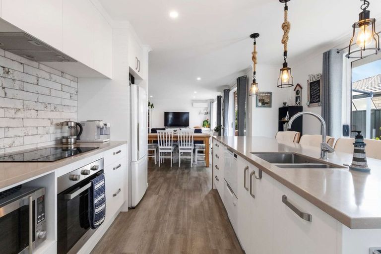 Photo of property in 5 Taffe Crescent, Pyes Pa, Tauranga, 3112