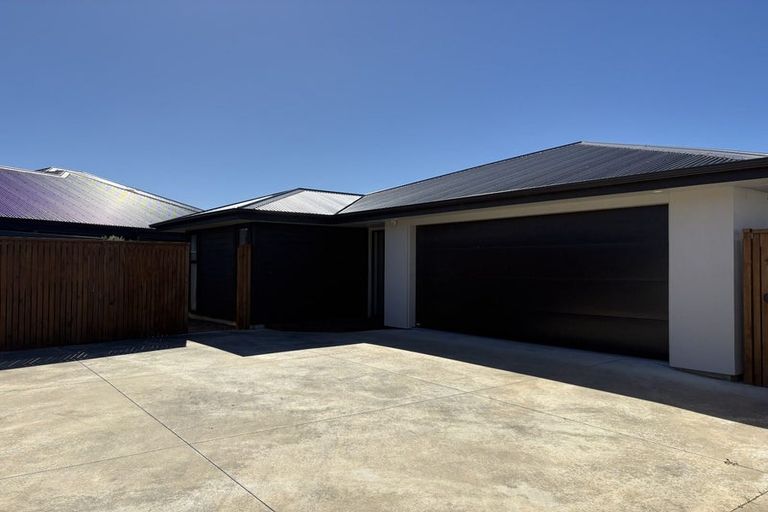 Photo of property in 51 Freedom Drive, Kelvin Grove, Palmerston North, 4414