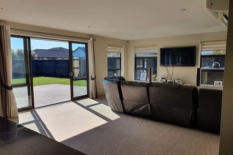 Photo of property in 8 Hedge Close, Halswell, Christchurch, 8025