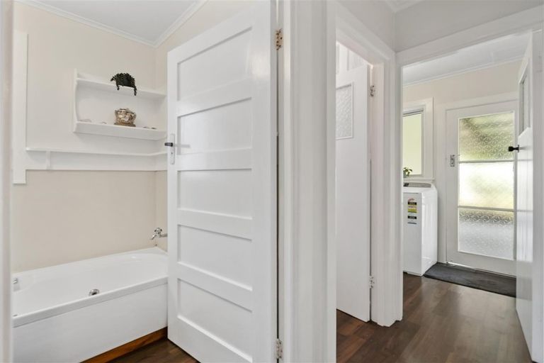 Photo of property in 50 Lee Street, Te Puke, 3119