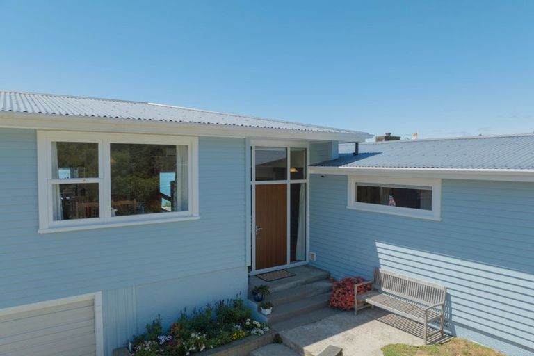 Photo of property in 25 Oak Avenue, Paremata, Porirua, 5024