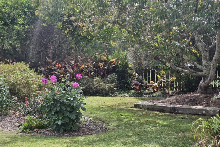 Photo of property in 310 Whananaki Road North, Opuawhanga, Hikurangi, 0181