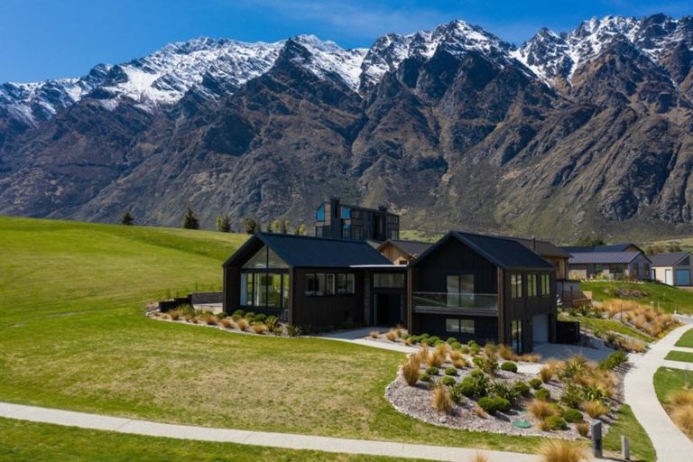 Photo of property in 35 Jacks Point Rise, Jacks Point, Queenstown, 9371
