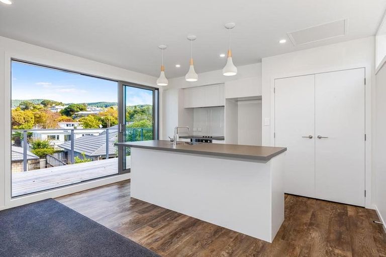 Photo of property in 10a Rewa Terrace, Tawa, Wellington, 5028