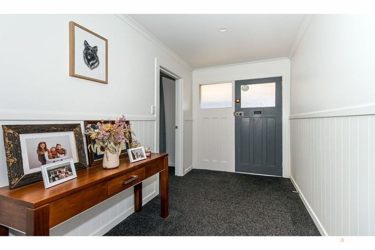 Photo of property in 17 Parsonage Road, Waimate, 7924