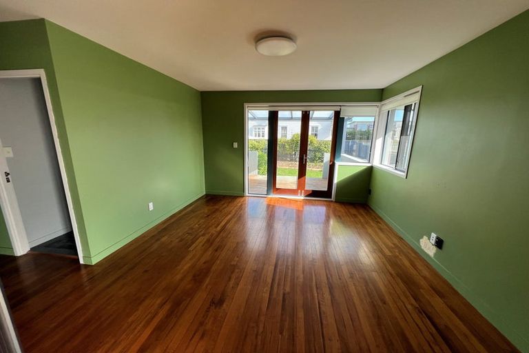 Photo of property in 190 Hurstmere Road, Takapuna, Auckland, 0622