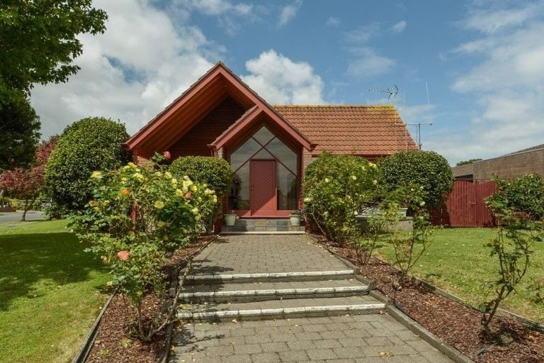 Photo of property in 74 Chedworth Avenue, Chedworth, Hamilton, 3210