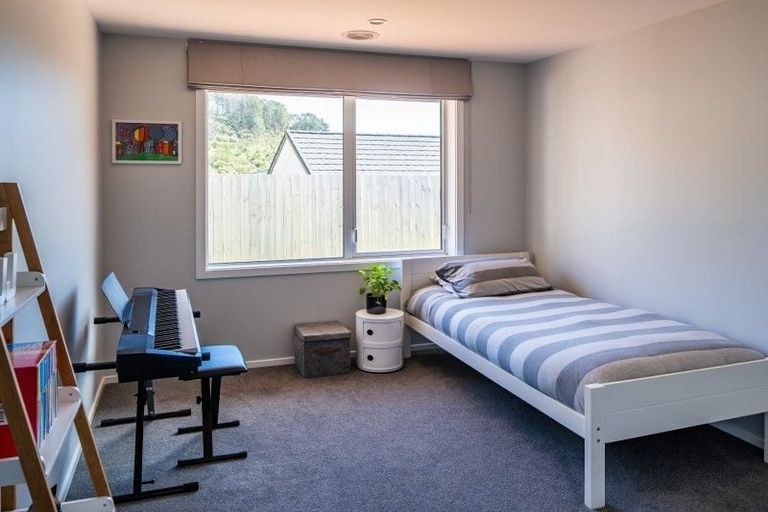 Photo of property in 68 Banks Boulevard, Whitby, Porirua, 5024