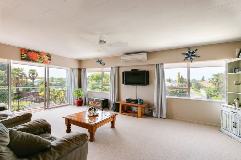 Photo of property in 17 Totara Street, Taradale, Napier, 4112