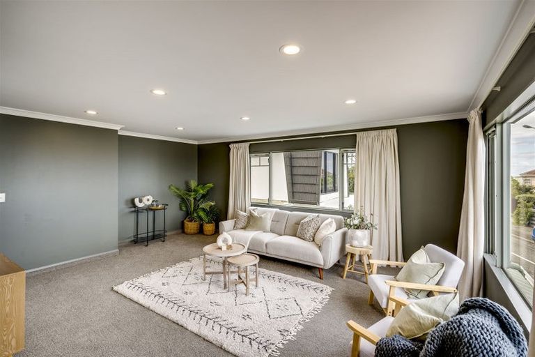 Photo of property in 1 Cobden Road, Bluff Hill, Napier, 4110