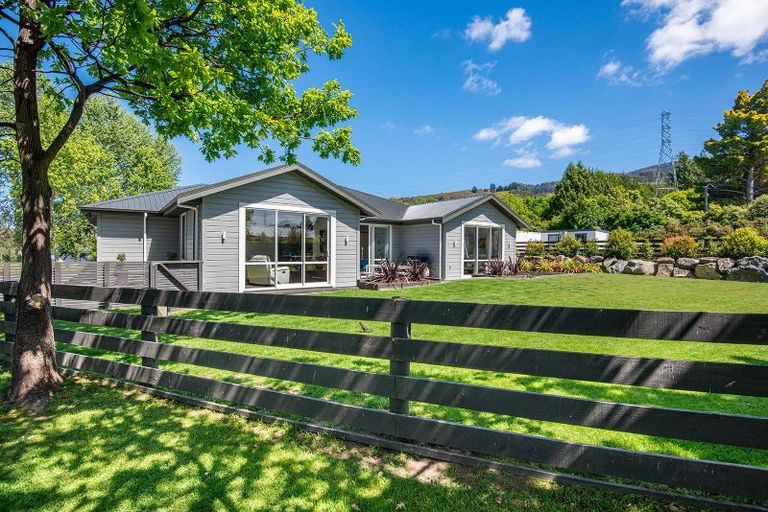 Photo of property in 8 Redwoods Lane, Helensburgh, Dunedin, 9010