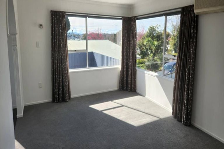 Photo of property in 43 Russleigh Drive, Dinsdale, Hamilton, 3204