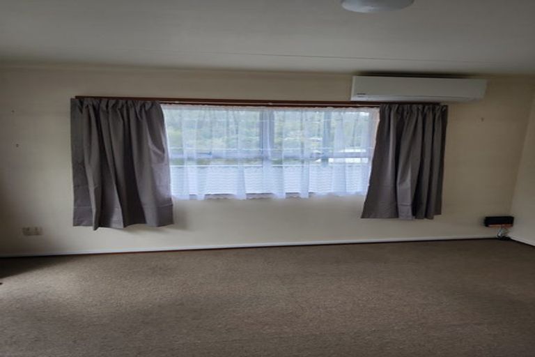 Photo of property in 22 Shortland Street, Regent, Whangarei, 0112