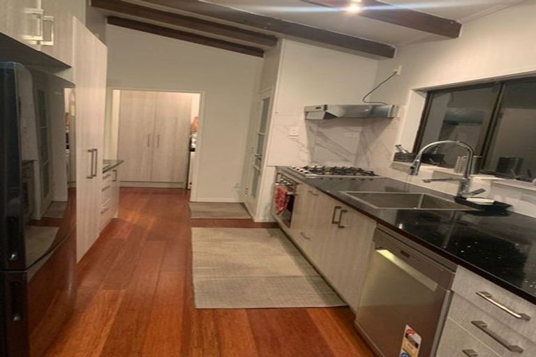 Photo of property in 8 Garner Place, Glenfield, Auckland, 0629