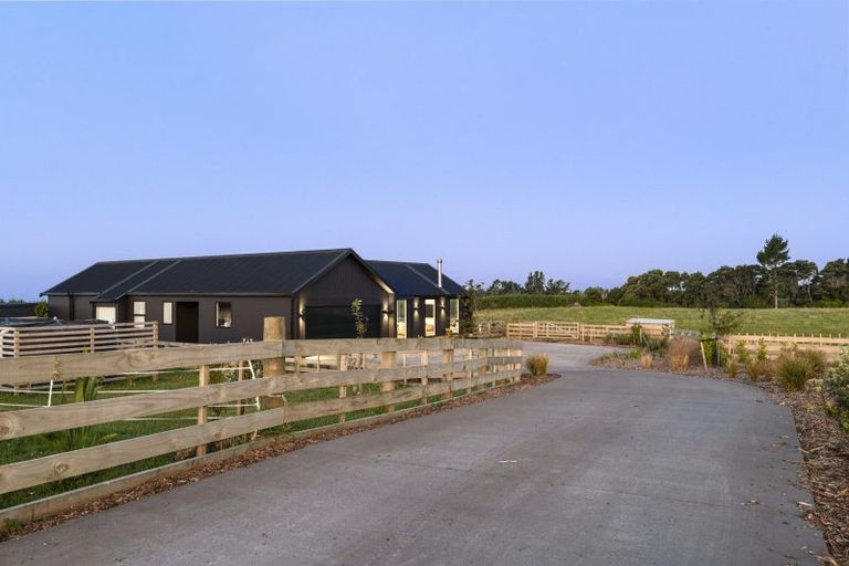 Photo of property in 589 Kent Road, Korito, New Plymouth, 4371