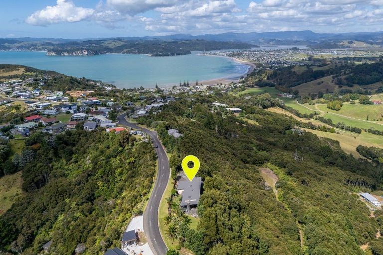 Photo of property in 4 Tarapatiki Drive, Whitianga, 3510