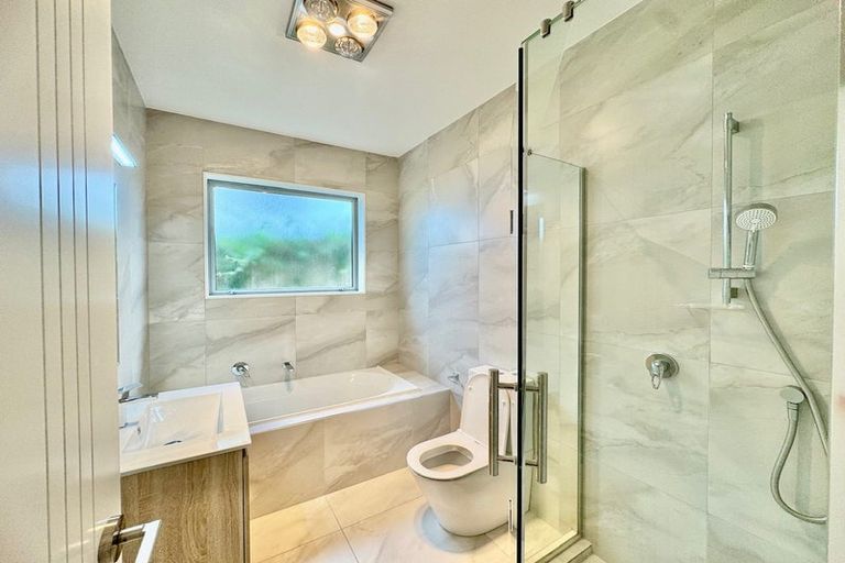 Photo of property in 42 Cresta Avenue, Beach Haven, Auckland, 0626