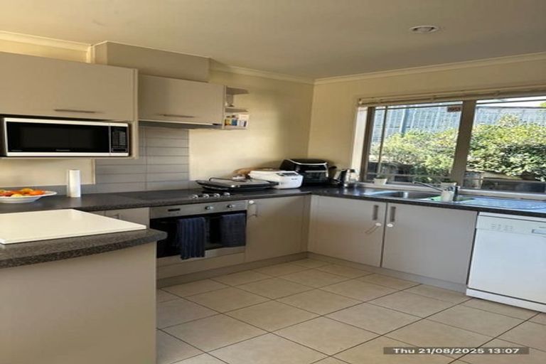 Photo of property in 20a Waione Avenue, Te Atatu Peninsula, Auckland, 0610