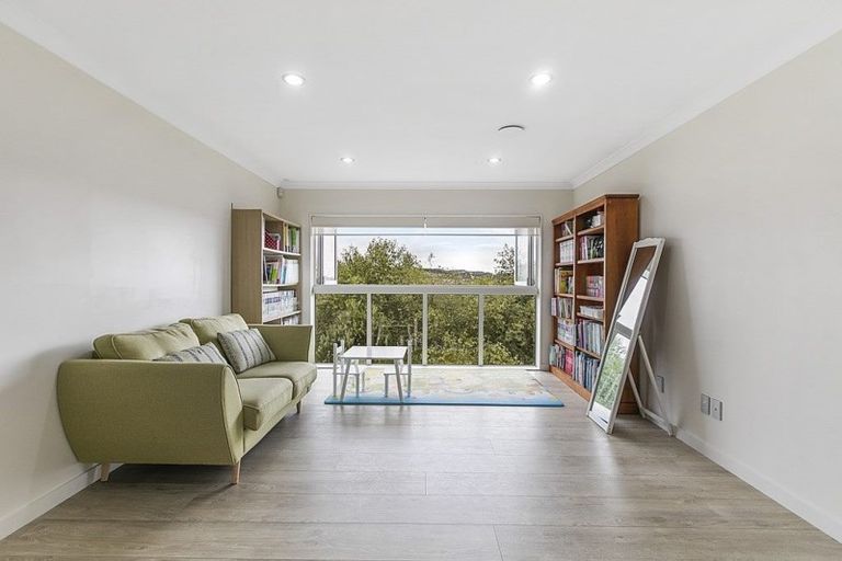 Photo of property in 15 Steamer Road, Silverdale, 0932