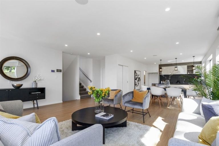 Photo of property in 5 Korari Way, Unsworth Heights, Auckland, 0632