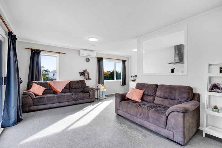 Photo of property in 6 Camellia Avenue, Bell Block, New Plymouth, 4312