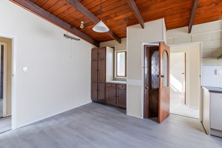 Photo of property in 10 Sealand Place, Mangere Bridge, Auckland, 2022