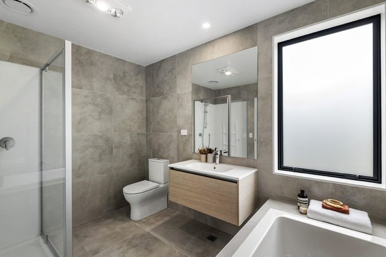 Photo of property in 32 Swanson Road, Henderson, Auckland, 0610