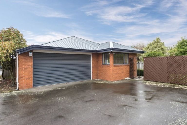 Photo of property in 7 North Parade, Richmond, Christchurch, 8013