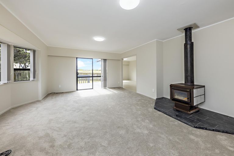 Photo of property in 26 Secretariat Place, Randwick Park, Auckland, 2105