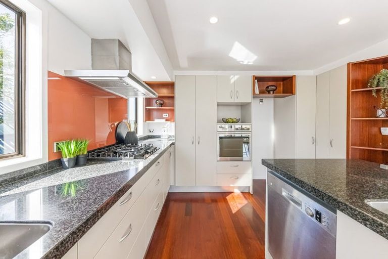 Photo of property in 55 Dignan Street, Point Chevalier, Auckland, 1022