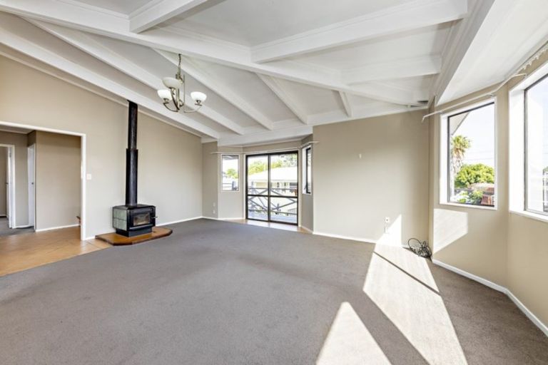 Photo of property in 2/79 Victoria Road, Papatoetoe, Auckland, 2025