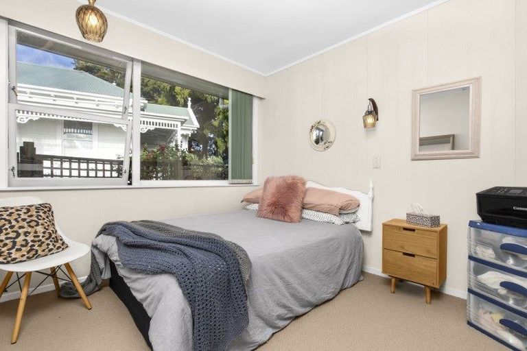 Photo of property in 8 Mccall Place, Opaheke, Papakura, 2113