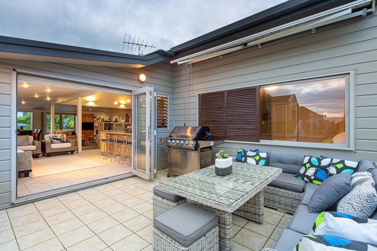 Photo of property in 27 Ocean View Road, Milford, Auckland, 0620