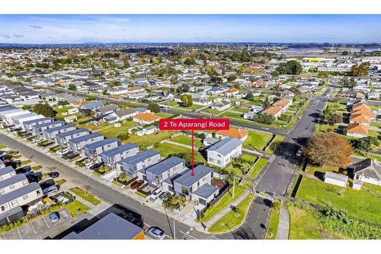 Photo of property in 2 Te Aparangi Road, Papakura, 2110