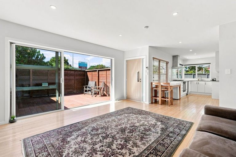 Photo of property in 1/13 Esmonde Road, Takapuna, Auckland, 0622