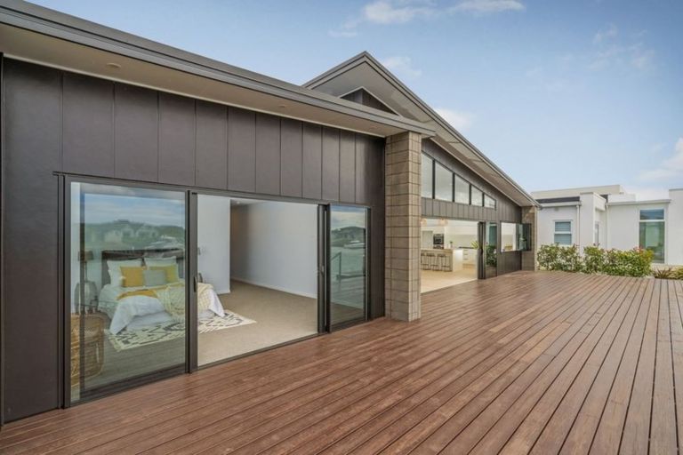 Photo of property in 14 Lady Jocelyn Place, Whitianga, 3510