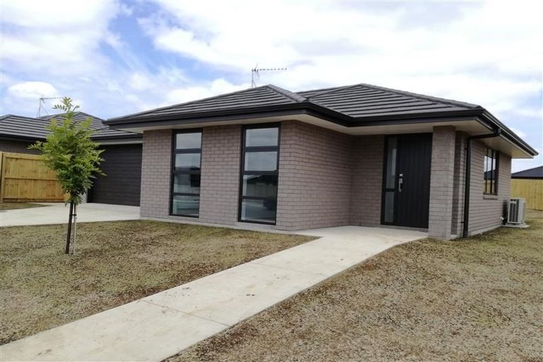 Photo of property in 26 Regis Park Drive, Pukekohe, 2120