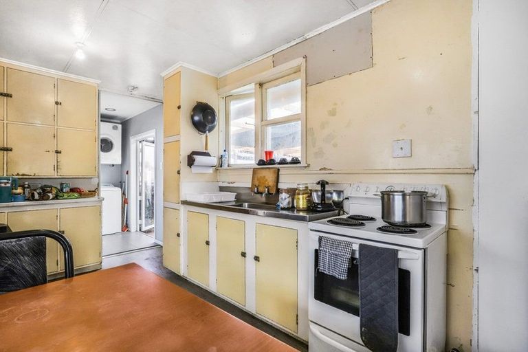 Photo of property in 15 Arimu Road, Papakura, 2110