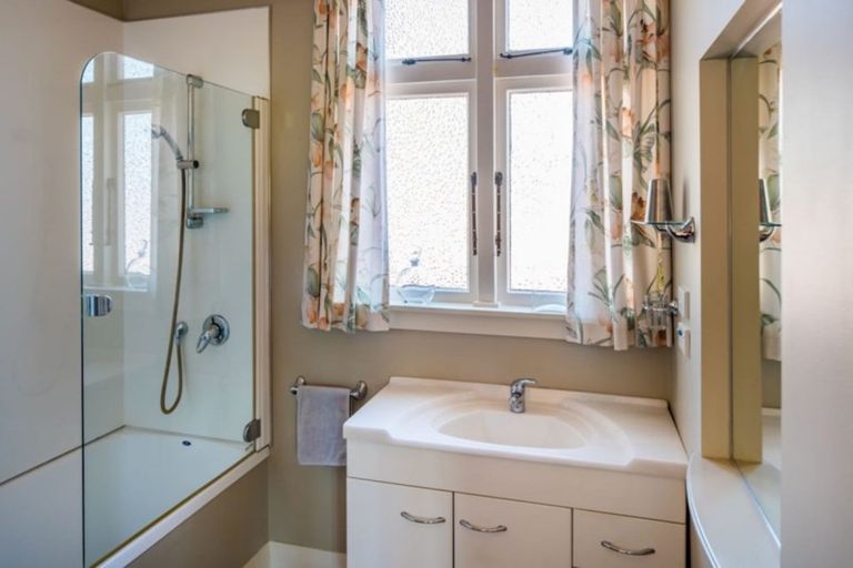 Photo of property in 103 Muritai Road, Eastbourne, Lower Hutt, 5013