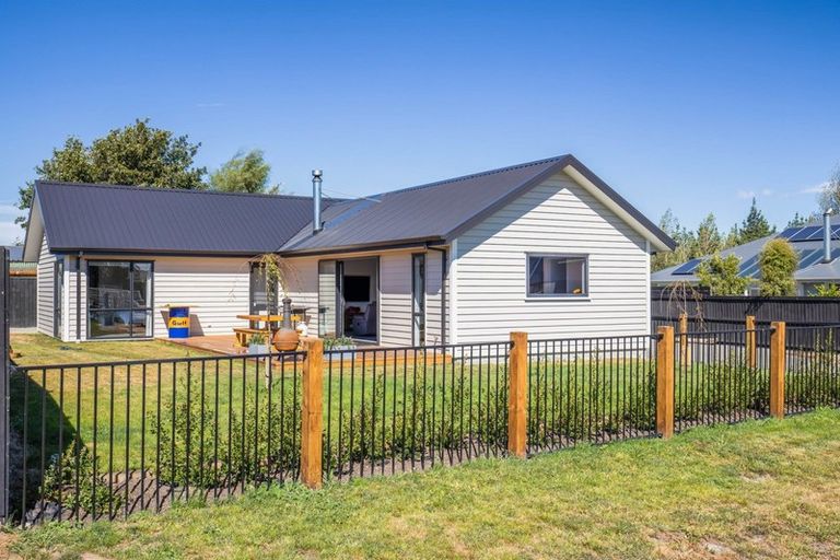 Photo of property in 24 Wineberry Avenue, Amberley, 7410