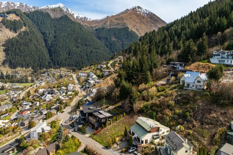 Photo of property in 8 Manchester Place, Queenstown, 9300