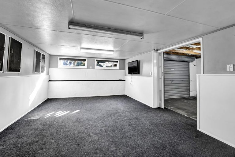 Photo of property in 402 South Road, Hawera, 4674