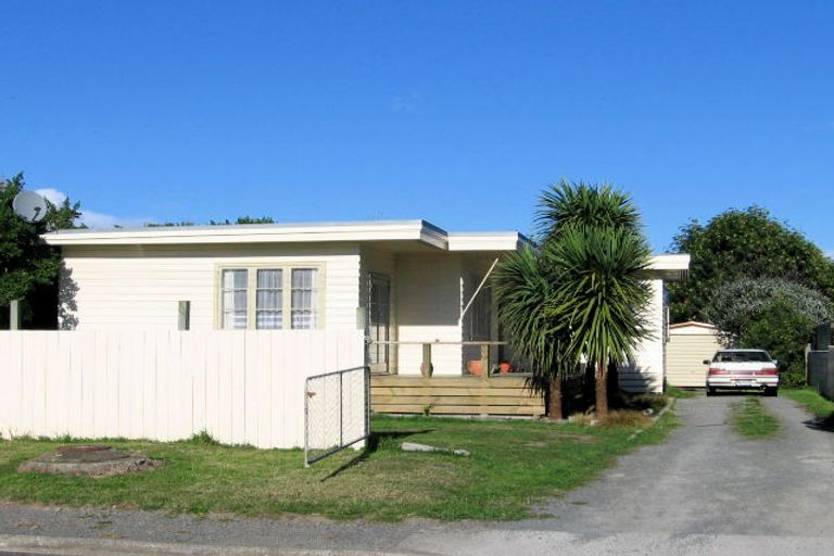 Photo of property in 35 Kiharoa Street, Otaki Beach, Otaki, 5512