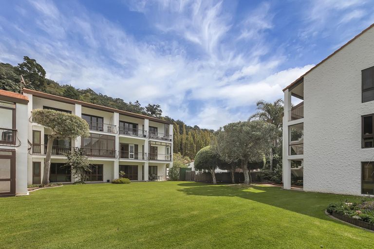 Photo of property in 27/34 Waiwera Place, Waiwera, Orewa, 0994