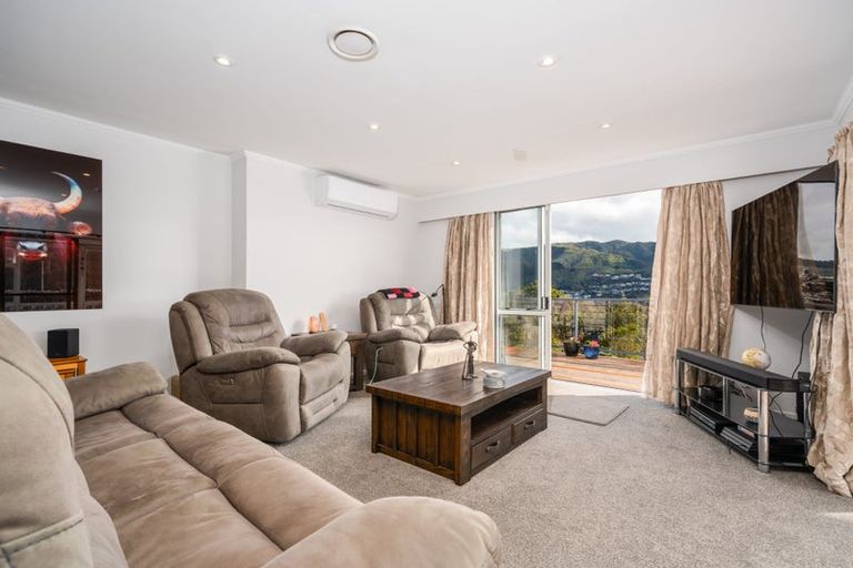 Photo of property in 36 Woodman Drive, Tawa, Wellington, 5028