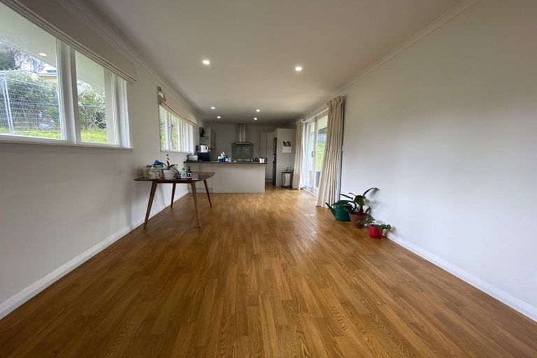 Photo of property in 16 Duncan Street, Tawa, Wellington, 5028