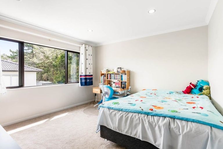 Photo of property in 40 Silver Moon Road, Albany Heights, Auckland, 0632